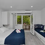 Luxurious Studio Apartment Toma
